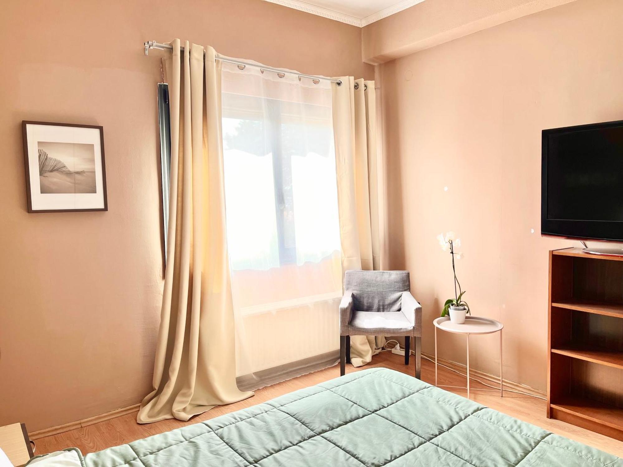 Crystal - Apartment With Garden & Parking Komotini Eksteriør billede